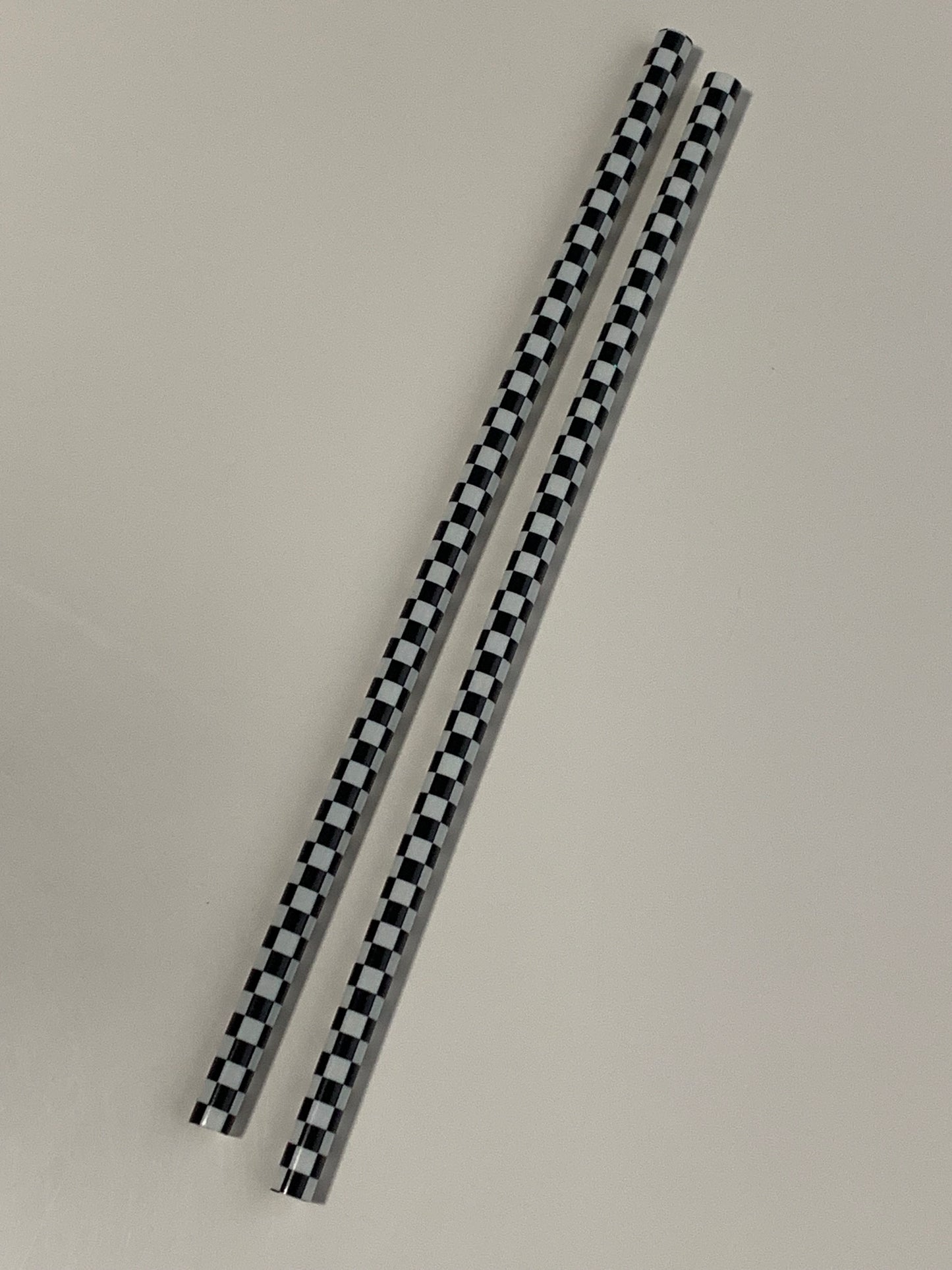 ST009 Blacked & White Straw